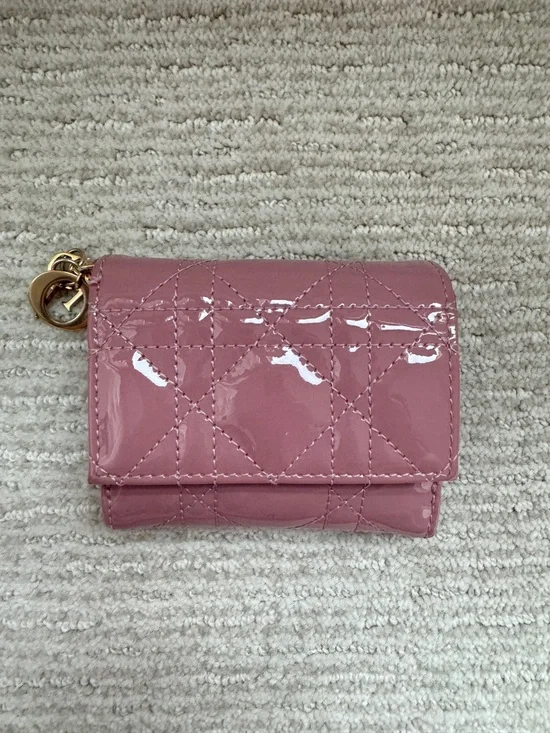 (Auth) Lady Dior Lotus Wallet Pink Patent Cannage Leather with box & dustbag
