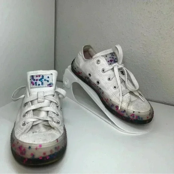 KIDS CONVERSE ALL STAR WHITE WITH SPRINKLED PINK AND BLUE BOTTOM