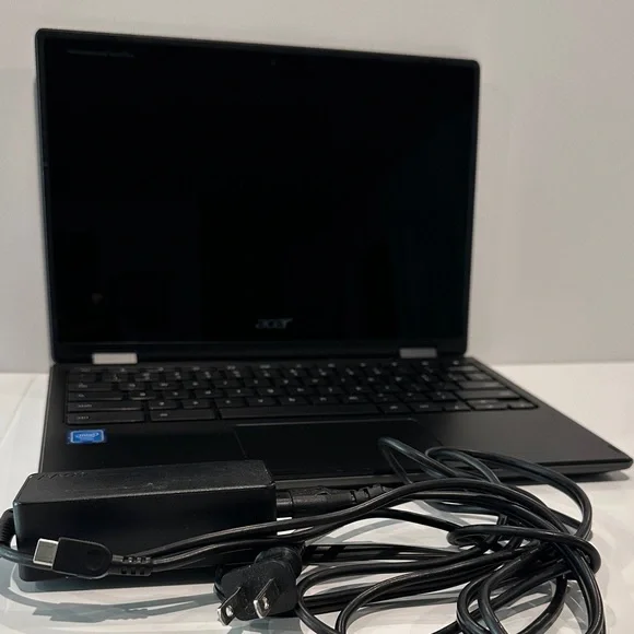 Tested and Functioning Lenovo Black Chromebook 100e Gen2 MKT WiFi 4GB 32GB.