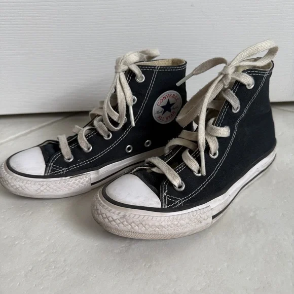 Black High Top Converse All Star Sneakers Chucks Youth size 1