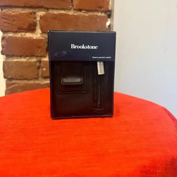 New Vintage Brookstone Money Clip Spare Pocket Black Leather Wallet Coin