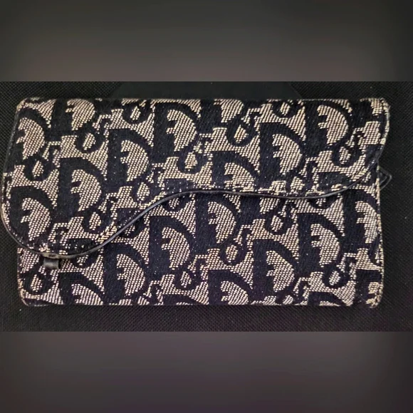 DIOR SADDLE WALLET authentic great condition!!