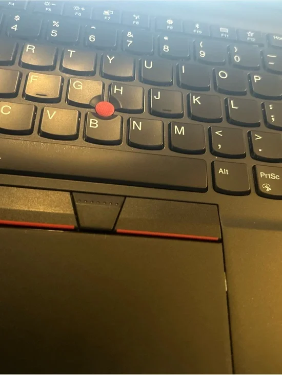 Lenovo Black Laptop i5 T490 16GB 8GEN no Hhd w adapter