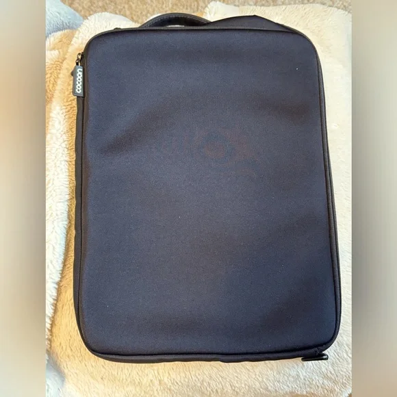 ➡️Cocoon black laptop bag