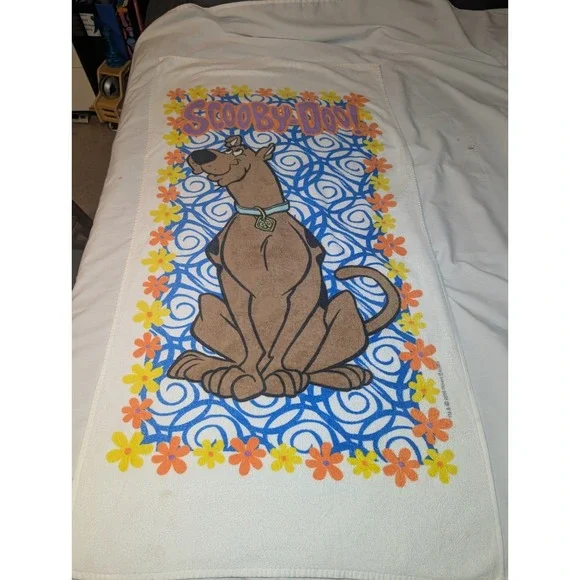 Vintage 2000 Scooby Doo Beach Towel Y2K Groovy Flowers 60