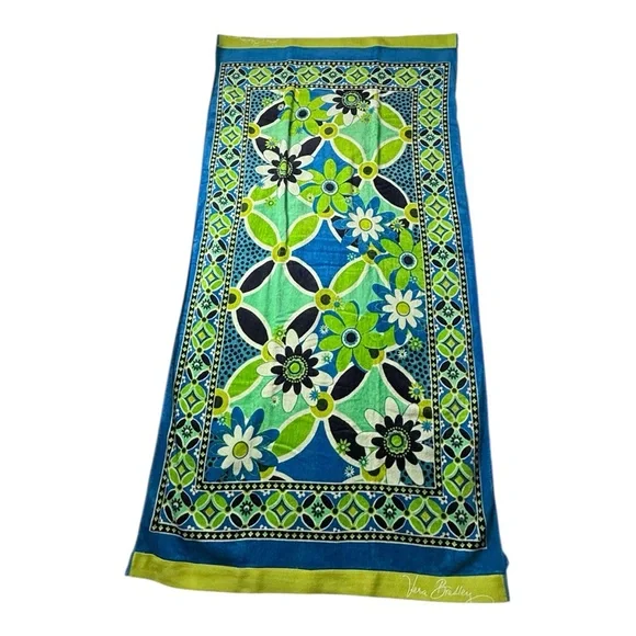 NWT Vera Bradley Daisy Daisy Beach Towel Retired Pattern LAST ONE!
