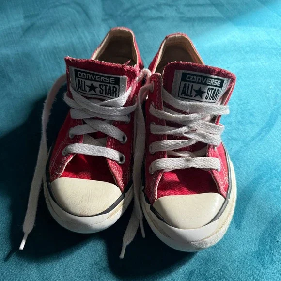 Converse Chuck Taylor All Star Red Canvas Low‎ Top Sneakers Youths Size 13 3J236