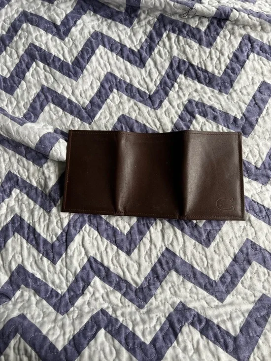 Classic Brown Leather Men's Wallet - Unbranded