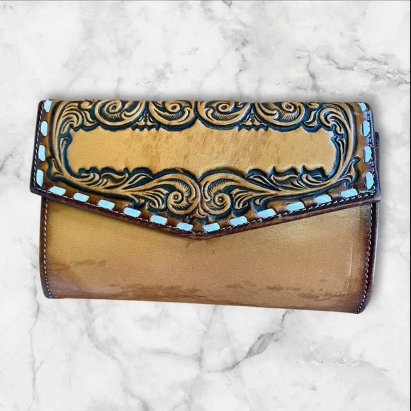 Leather billfold with check and pen spot