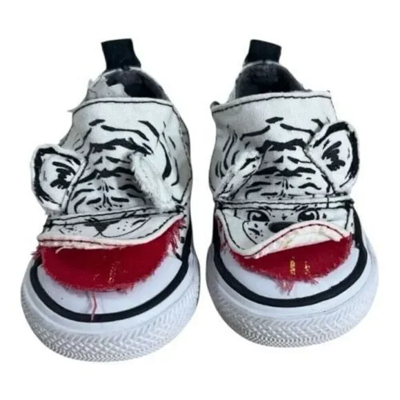 Converse Infant White Black Tiger Sneakers Size 4 Low-Top Toddler Casual Shoes