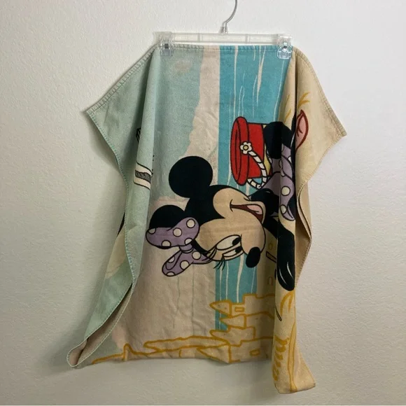 Vintage Disney Towel - Mickey & Minnie at the Beach - 31x58