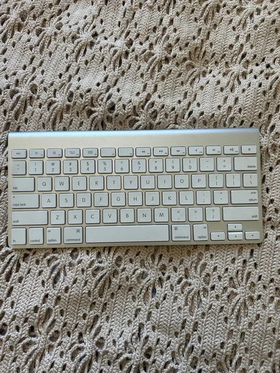 Wireless apple keyboard