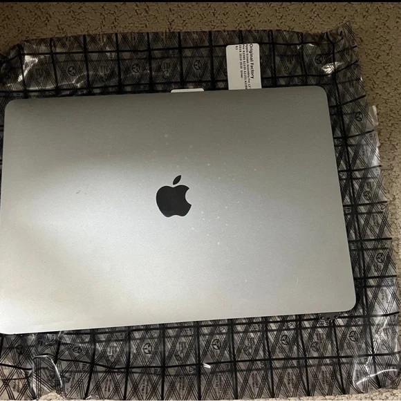 MacBook Pro 13” 2018 Screen Replacement A1989 Silver Untested Read