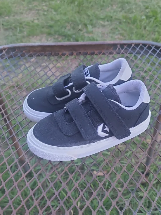 Converse Kids Black & White Velcro Low-Top Sneakers
