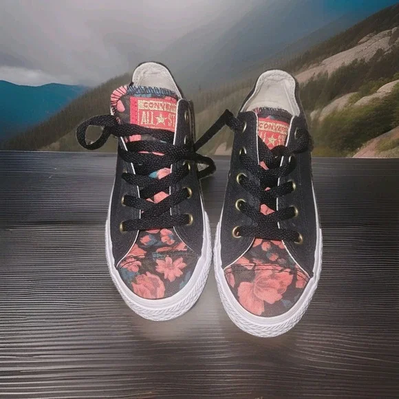 Converse All Star Chuck Taylor low-top sneakers black canvas red floral 13 Y New
