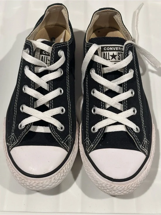 Converse Low Top Sneakers - White & Navy Trim