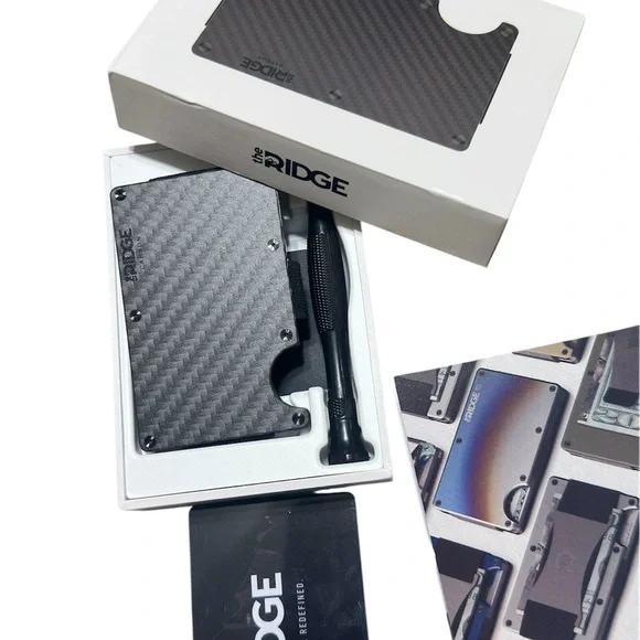Ridge Carbon Fiber Wallet 3k weave and air tag money clip** carbon fiber