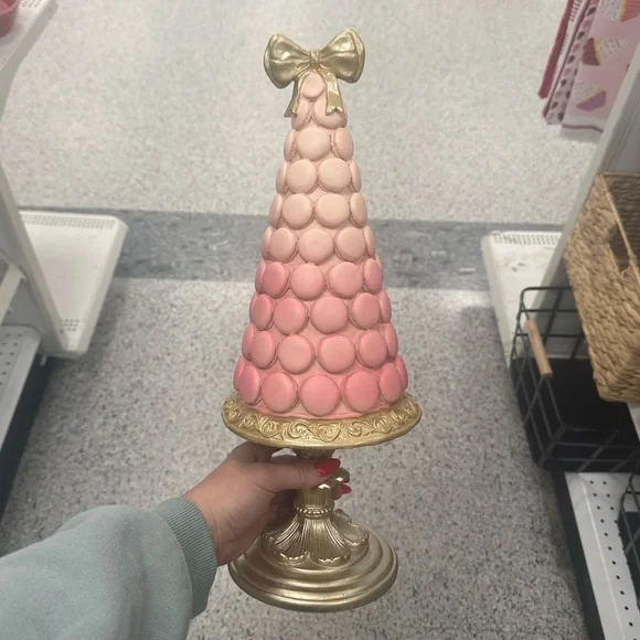 Valentines Macaroon Tree with Gold Bow Topper