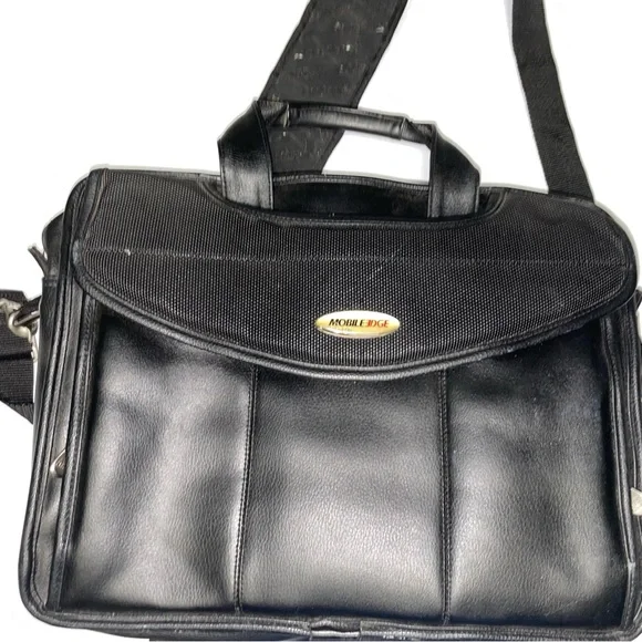Mobile Edge: Leather Black Laptop