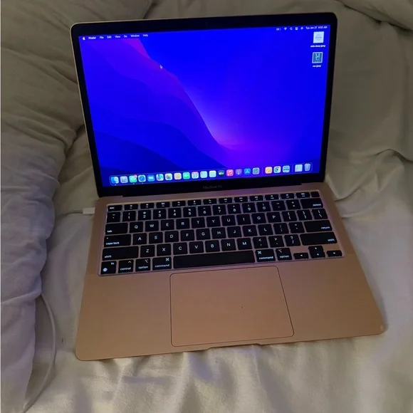 Apple MacBook Air - Elegant Gold
