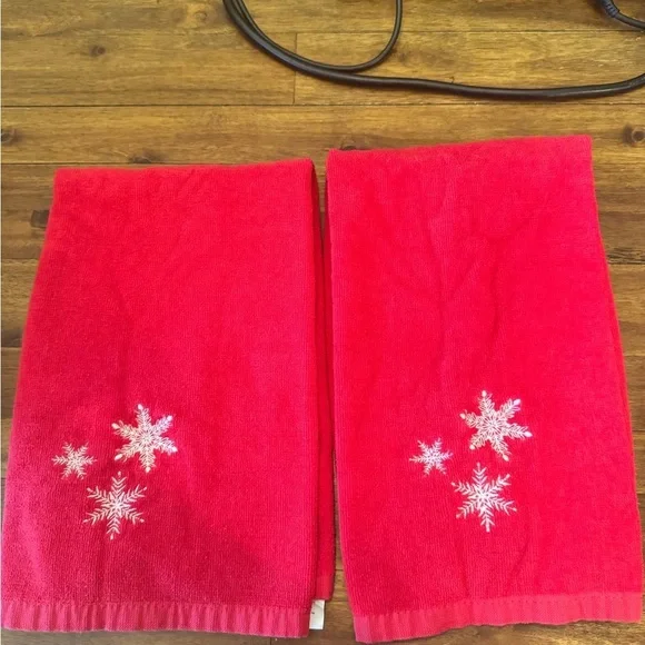 Set of 2 red snowflake Christmas towels