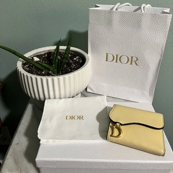 🌟UNIQUE Authentic CHRISTIAN DIOR pastel yellow saddle wallet🌟
