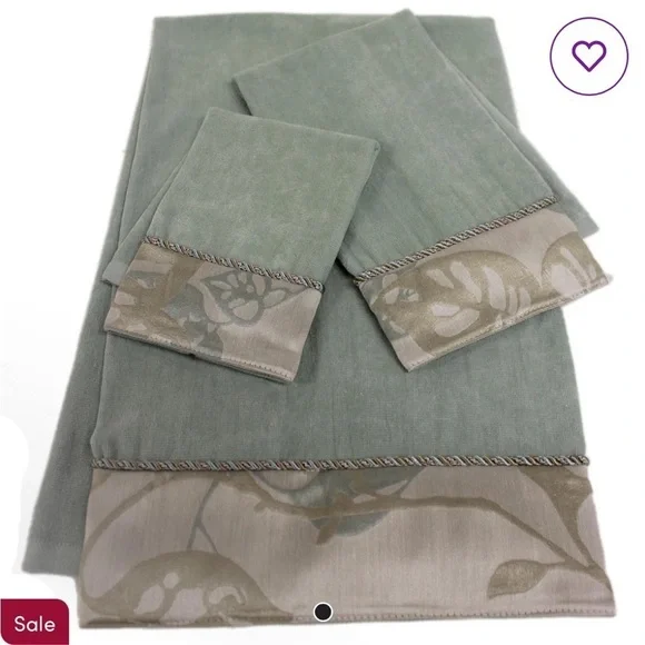 Paradisio By Shelly Kline Decorative 3 Piece Towel Set. Hand, Bath and Fingertip