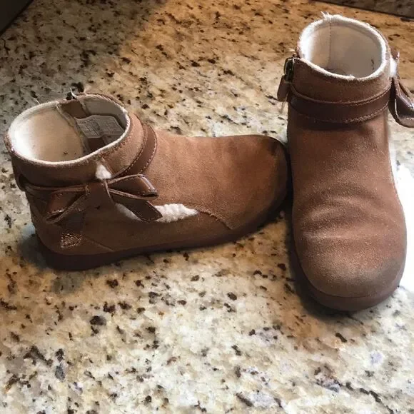 Ugg bow boots