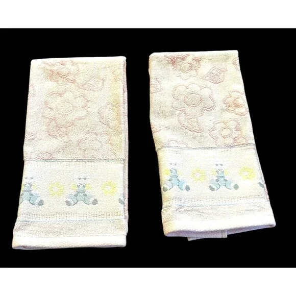 Set of 2 Blossoms & Blooms Springtime Pink Pastel Lamb Tulip Flower Hand Towel