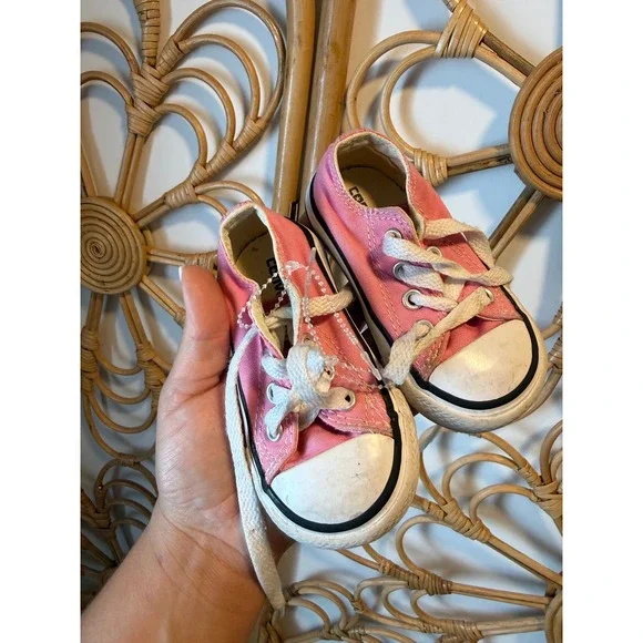 Converse Chuck Taylor‎ All Star Low Top Pink Toddler Sneakers Size 4