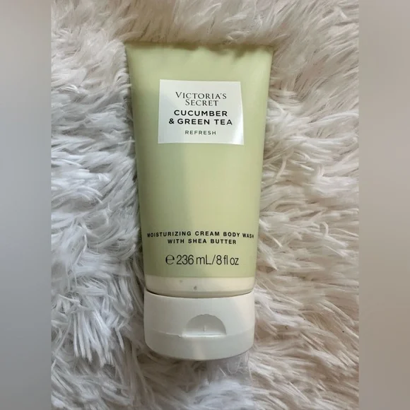 New! Victoria’s Secret cucumber and green tea body wash