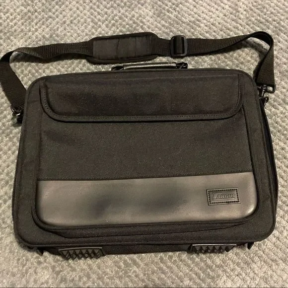 𝅺TARGUS 15.6 Traditional Laptop Bag Notebook Carrying Case Model CNO1/OCN1 NWOT
