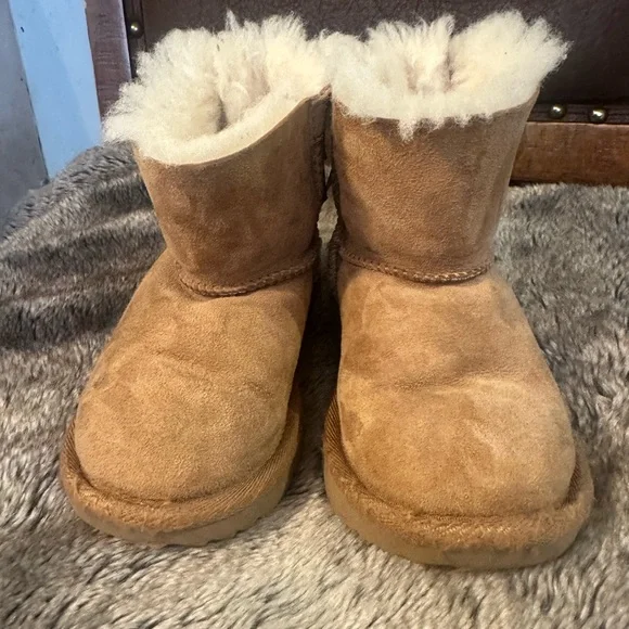 UGG Mini Bailey Bow Shearling Brown Toddler Boots, Size 10