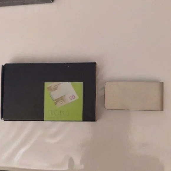 Troika Money clip