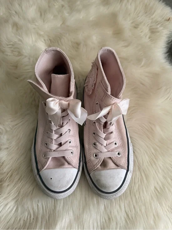 Converse Kids Light Pink High-Top Sneakers with Satin Bows