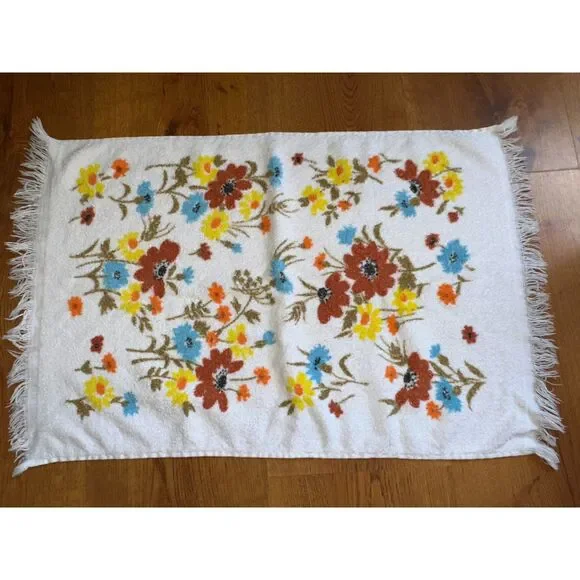 Vintage 1970s Dundee Bath Hand Towel, Floral Boho‎