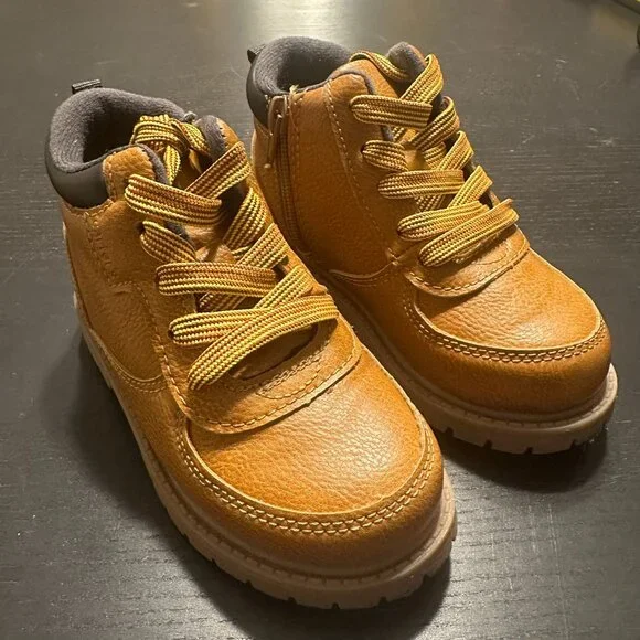 Carter's BOSTON Medium Brown Baby Boots Size 9M‎ (9 Months)