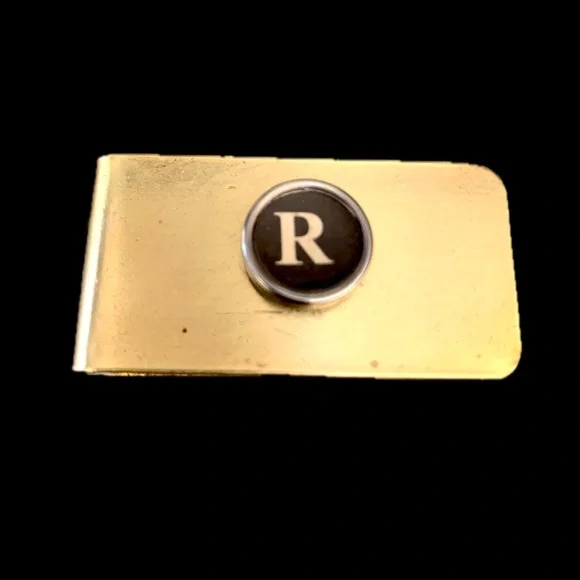 R vintage typewriter key money clip