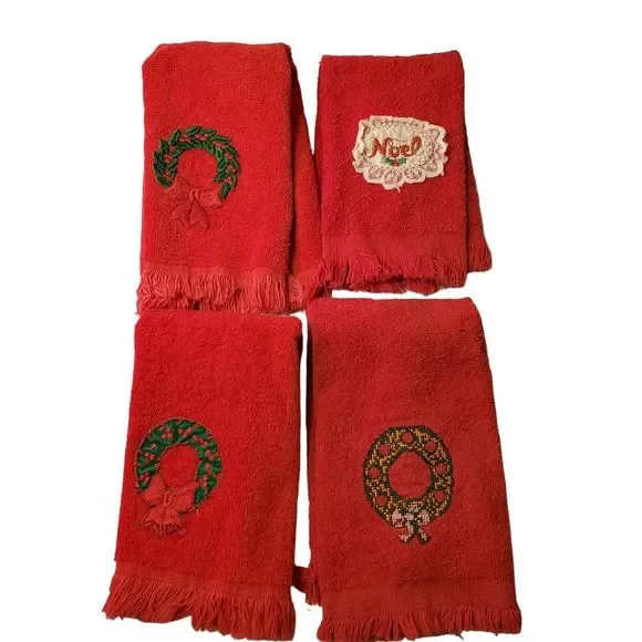 Four Vintage Red Christmas Finger Towels Embroidered Wreath‎ Noel