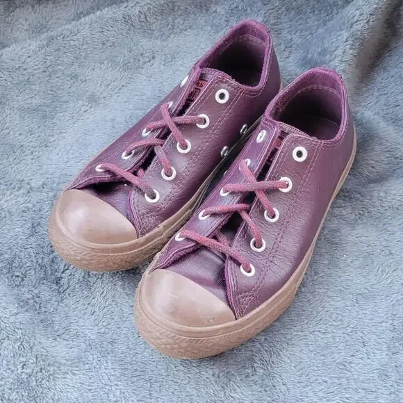 Converse All Star Leather Maroon Youth Size 2 Sneaker Shoe