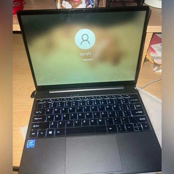 CHUWI laptop Good conditions keyboard lights up