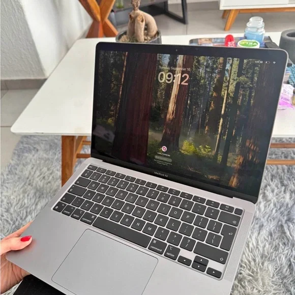 Apple MacBook Air - Sleek Gray