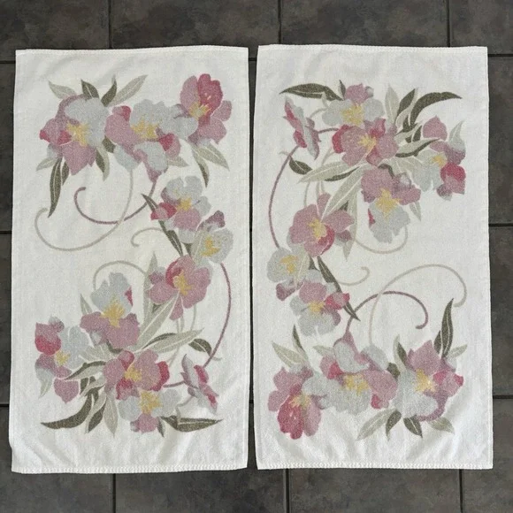 Vintage Benetton Ivory Flower Print Hand Towel Set Of 2 80s USA Cottagecore