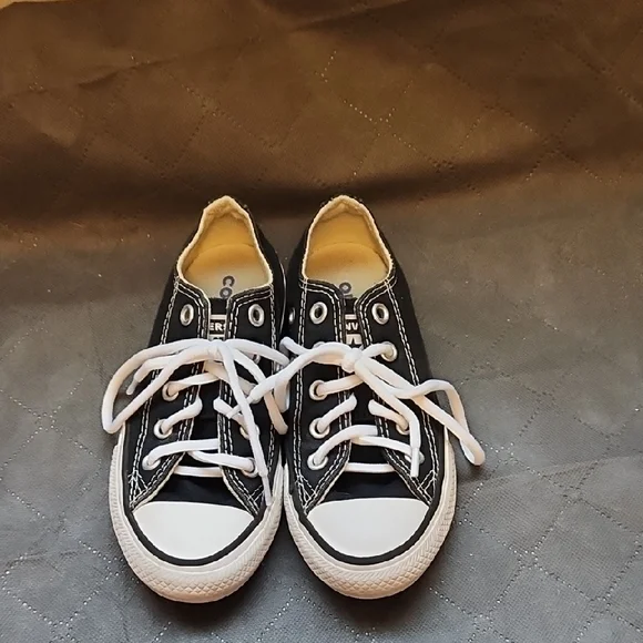 Converse Kids Black and White Sneakers 10.5
