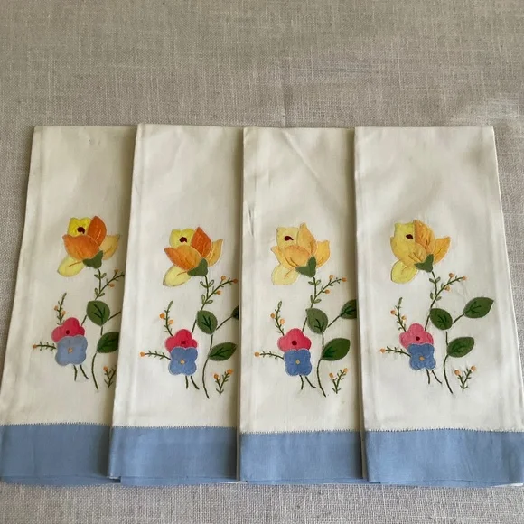 Hand Towels Lot 4 Hand Embroidered Floral Applique 22”x13” Vintage NEW
