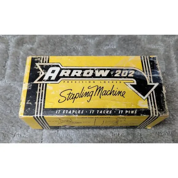 VTG Arrow Fastener 202 Precision Locked Stapling Machine w/2 Boxes Vtg Staples