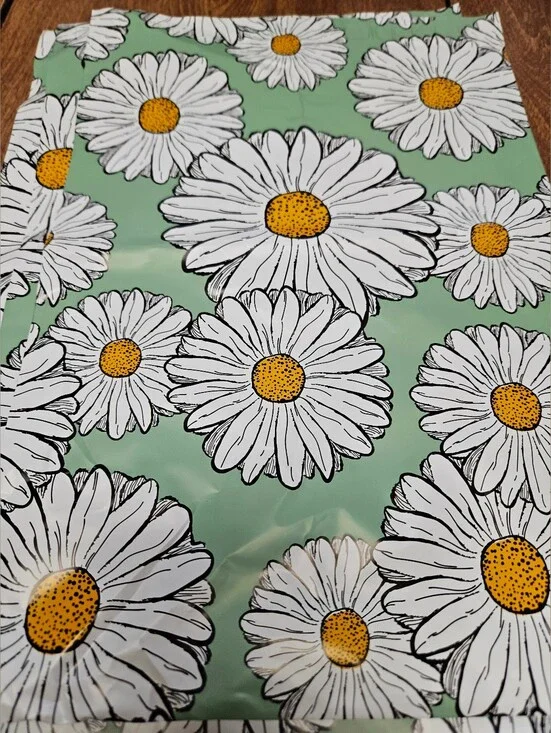 Green Daisy Polymailer Packages