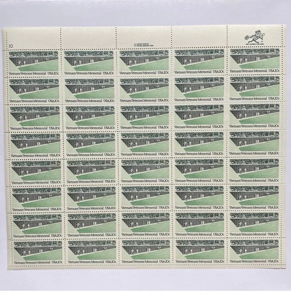 Vietnam Veterans Memorial Stamps Sheet of 40 20 Cents Scott # 2109 War Unhinged