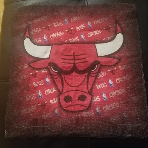NBA Chicago Bulls logo hand towel