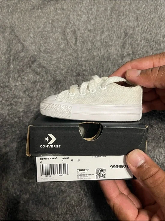 Converse Baby Low Top Sneaker - White